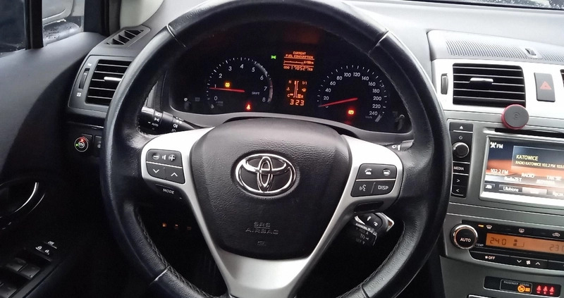 Toyota Avensis cena 49500 przebieg: 178555, rok produkcji 2014 z Więcbork małe 154